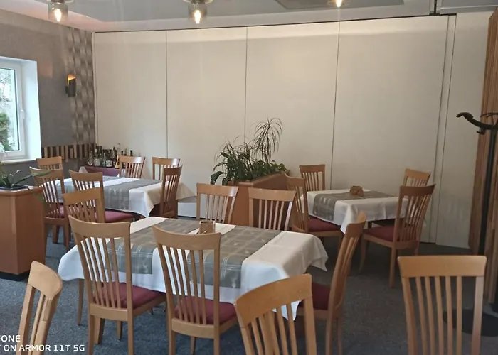 Otel Zum Hirsch Romhild