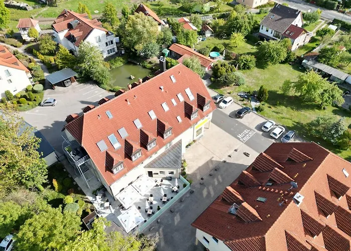 Zum Hirsch Otel 3*